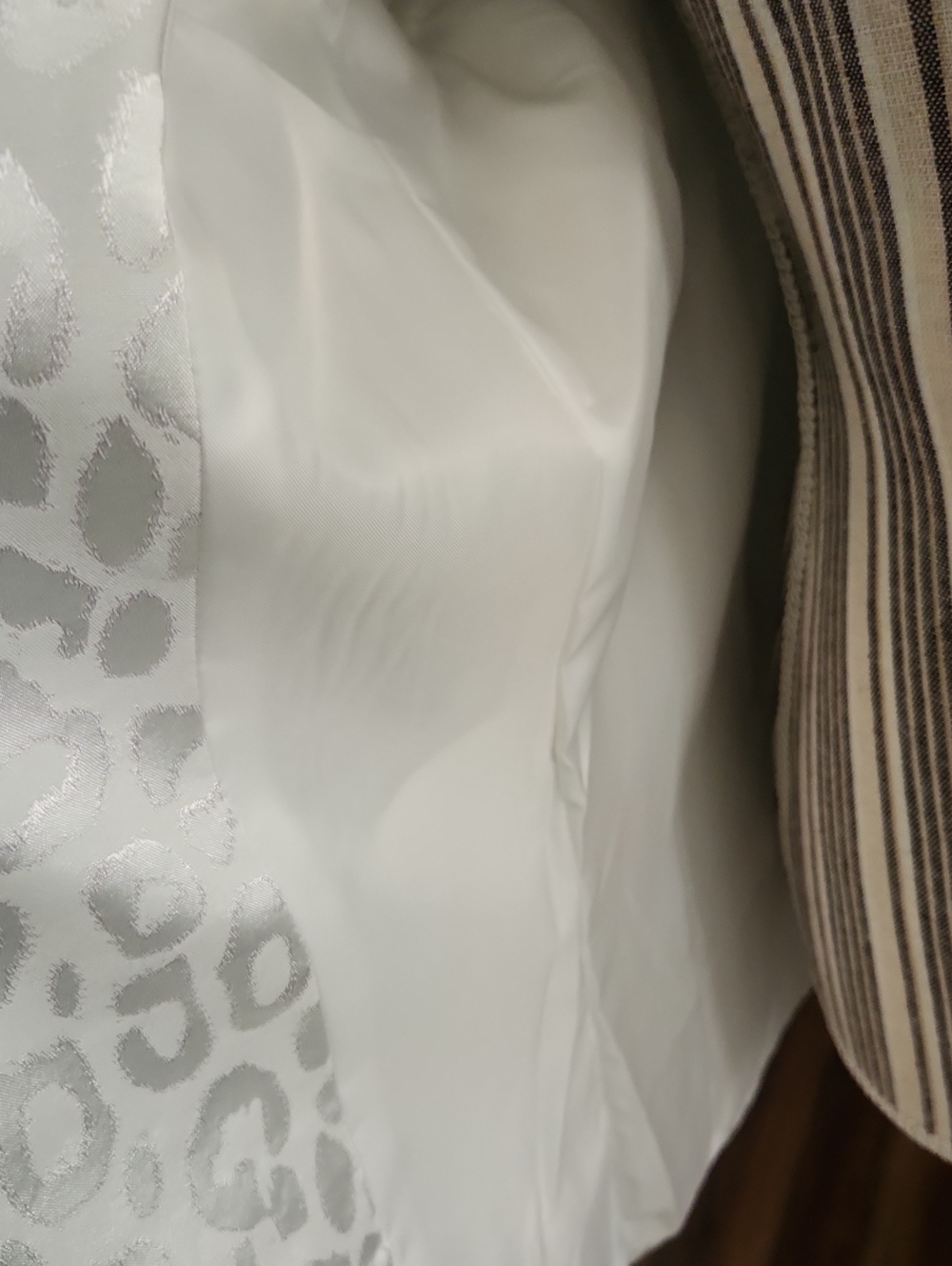 Leopard Eesome Women's Open Blazer- White - Picture 6 of 9